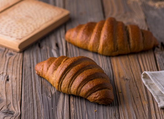 Brown Croissant كرواسون أسمر 
